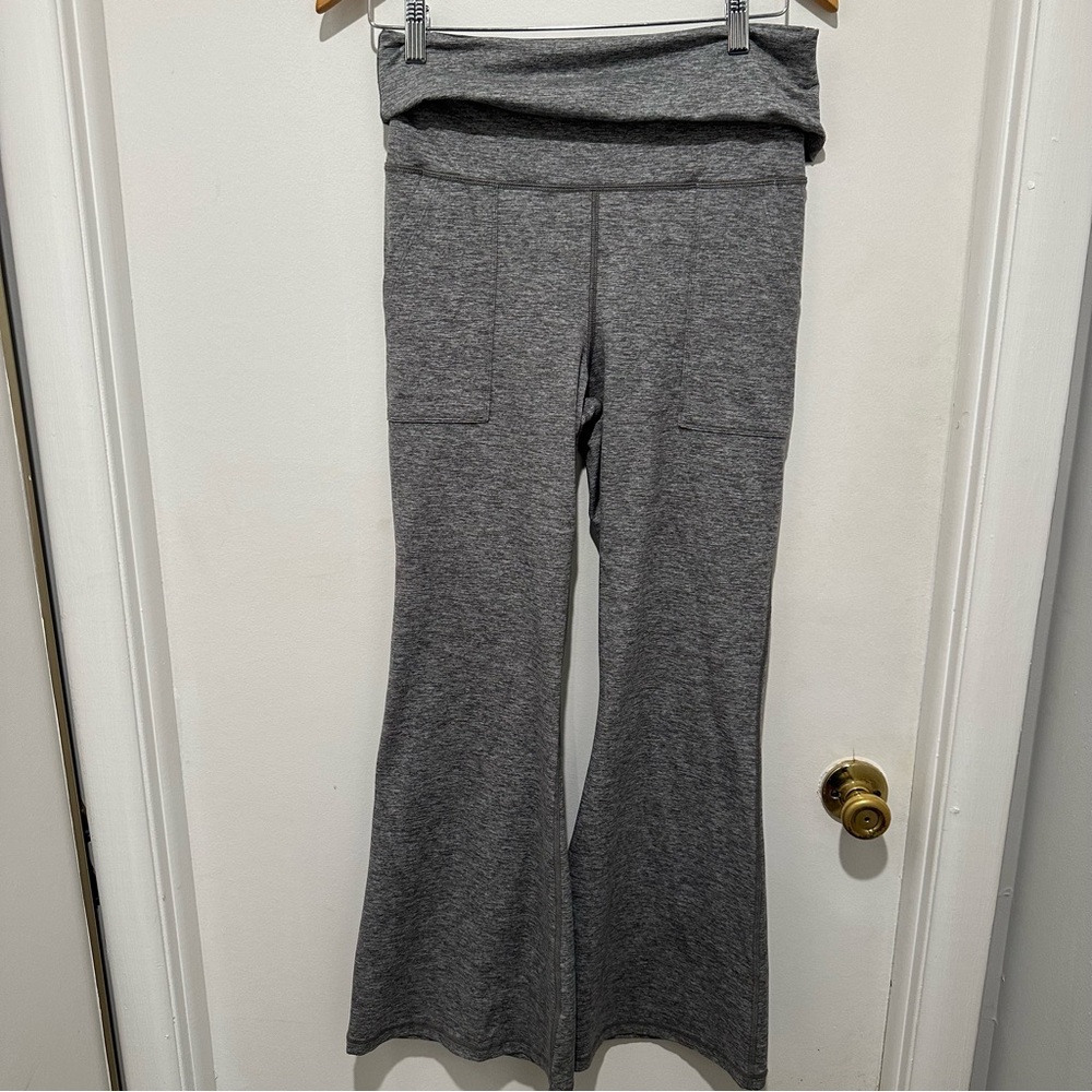 Offline by Aerie Fold-over‎ Hem Flare Leggings Gray Women's Size Large Short